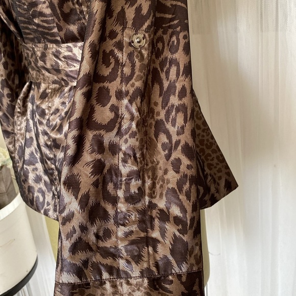 Elegant Animal Print Trench Coat - Picture 6 of 15